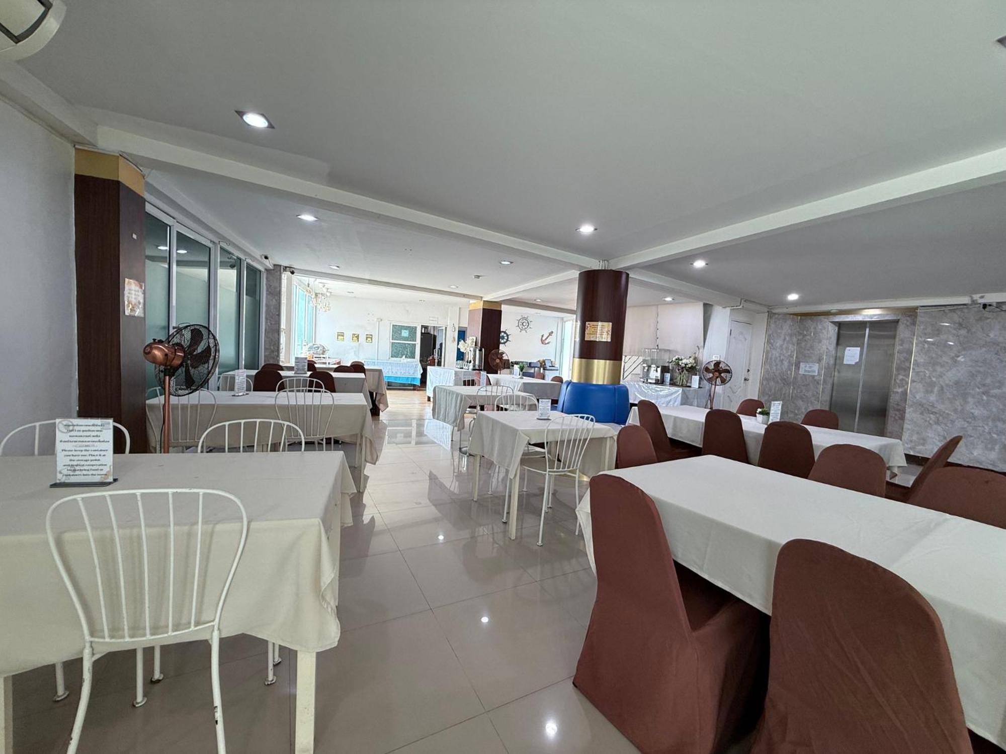Bed by Cruise Hotel @Samakkhi-Tivanont Nonthaburi Buitenkant foto