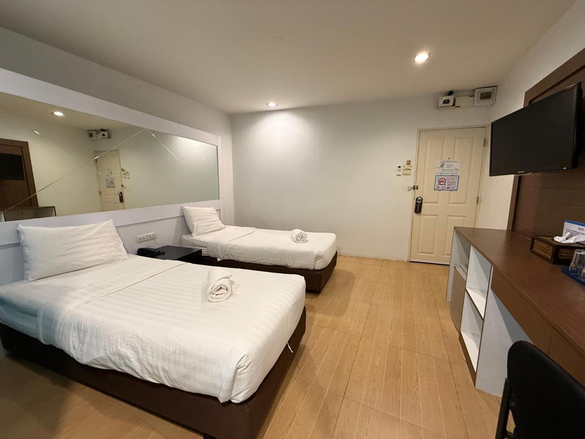 Bed by Cruise Hotel @Samakkhi-Tivanont Nonthaburi Buitenkant foto