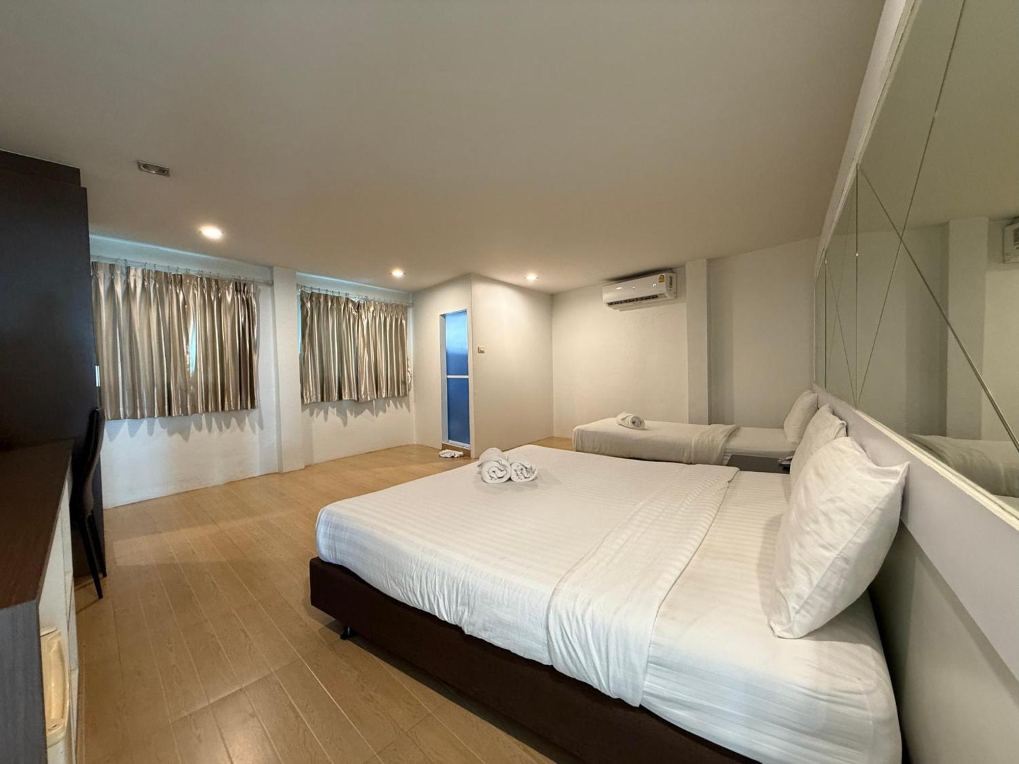Bed by Cruise Hotel @Samakkhi-Tivanont Nonthaburi Buitenkant foto
