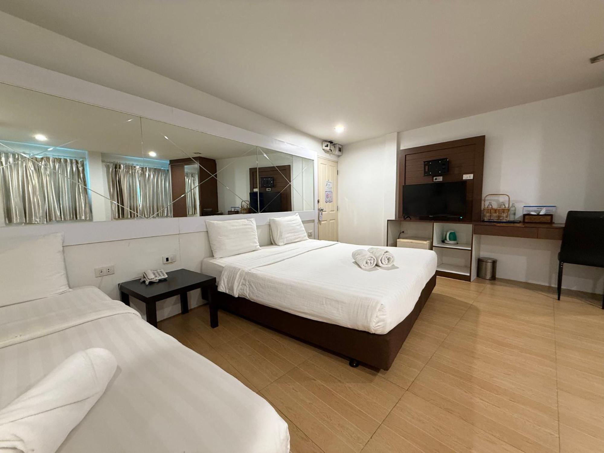 Bed by Cruise Hotel @Samakkhi-Tivanont Nonthaburi Buitenkant foto